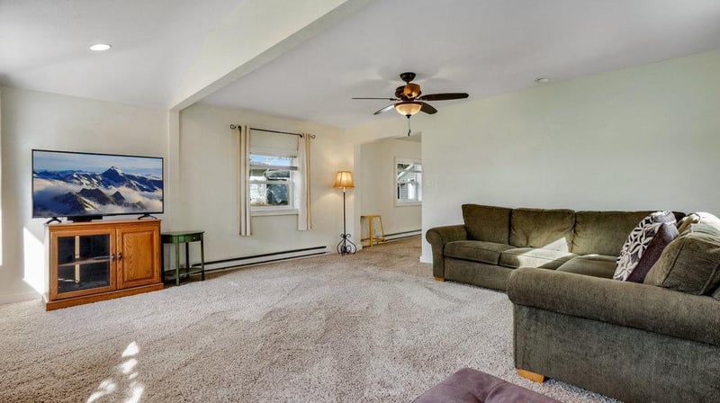 611 Harriet St, Altoona, WI 54720