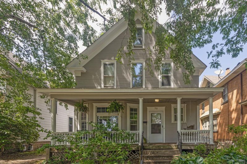 711 Geranium Ave E, Saint Paul, MN 55106