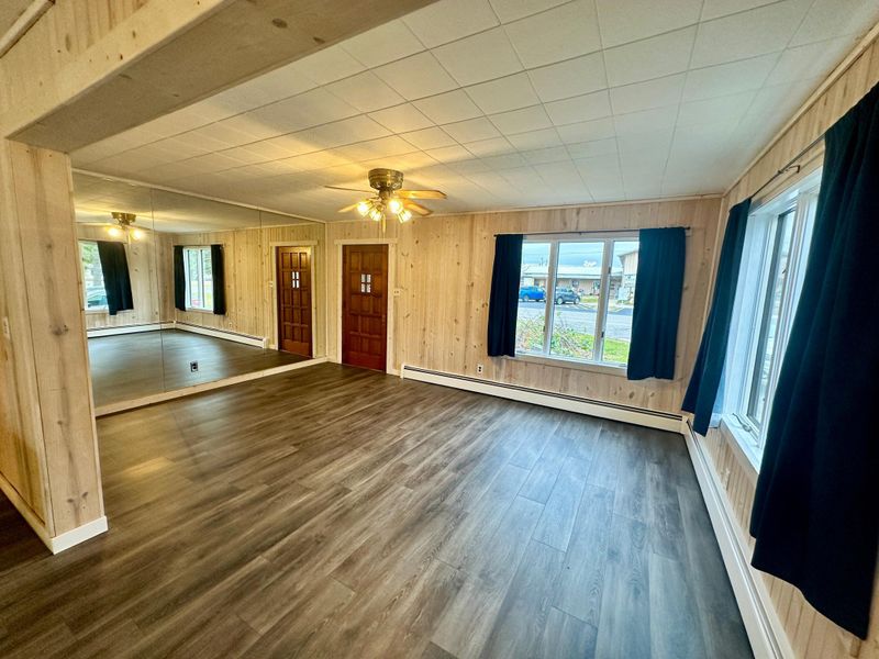 30 NE 3rd St, Cohasset, MN 55721