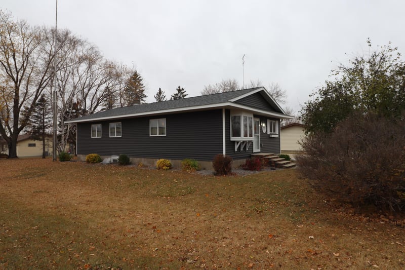 501 Western St, New Munich, MN 56356