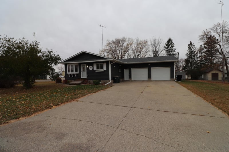 501 Western St, New Munich, MN 56356