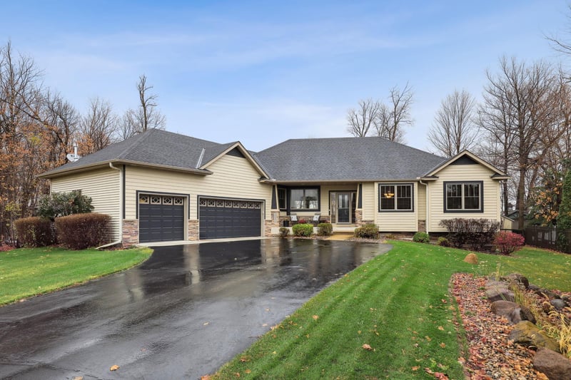 25271 Willow Ct, New Prague, MN 56071