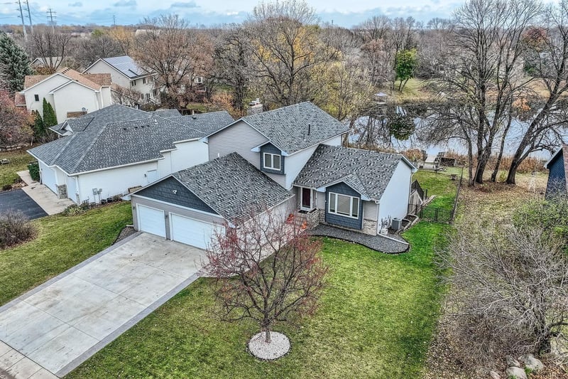 9516 Rosewood Ln N, Osseo, MN 55369