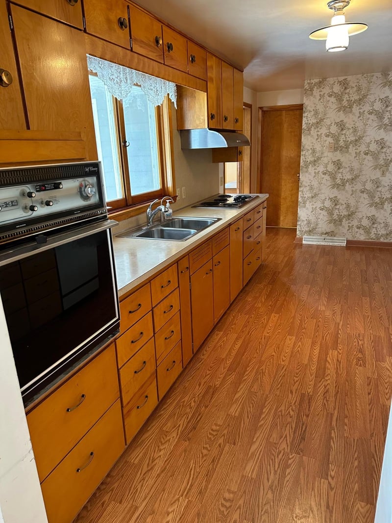 560 Mill St, Currie, MN 56123