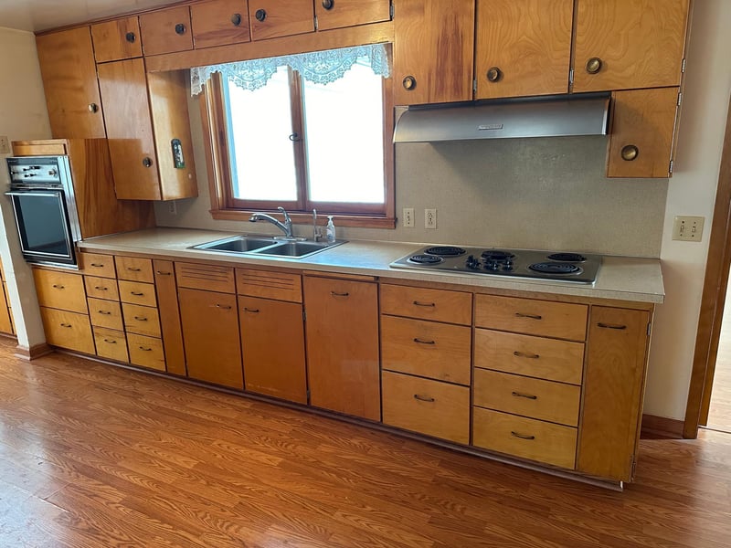 560 Mill St, Currie, MN 56123