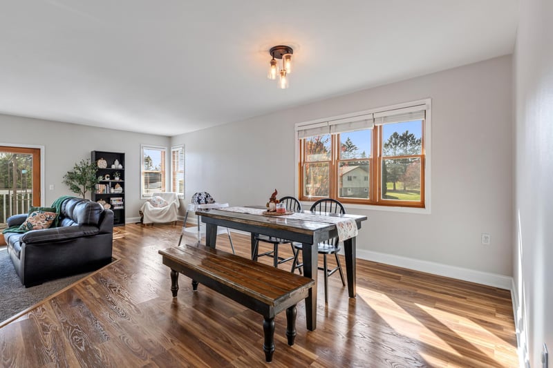 413 1st St NW, Spring Grove, MN 55974