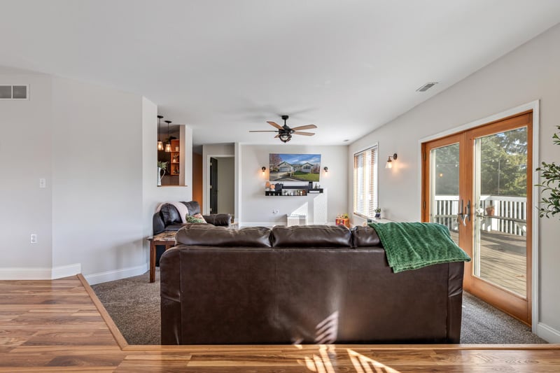 413 1st St NW, Spring Grove, MN 55974