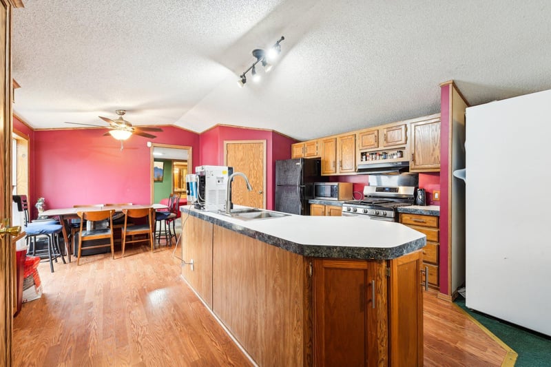 9004 Birchview Ln NE, Andover, MN 55304