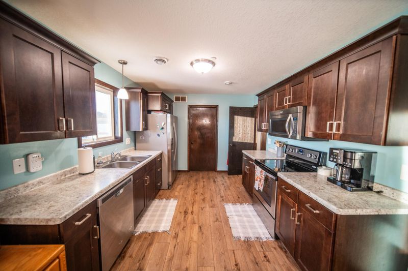 522 Trout Ave, Saint Charles, MN 55972