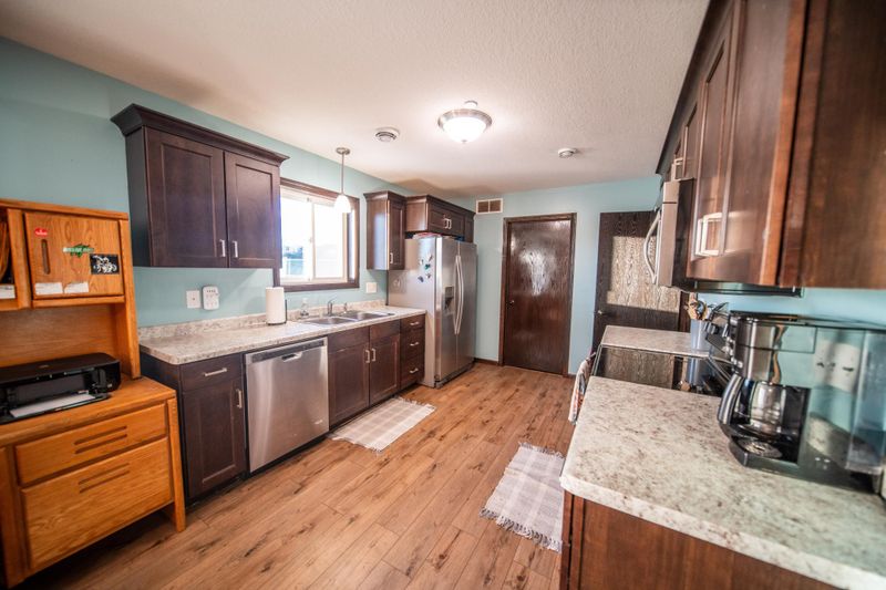 522 Trout Ave, Saint Charles, MN 55972