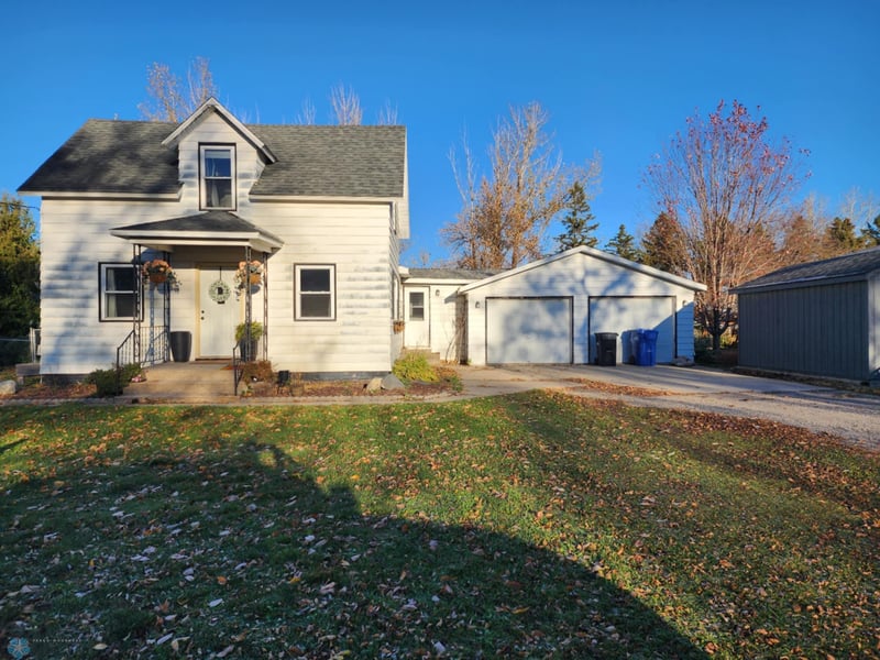 108 3rd St N, Sabin, MN 56580