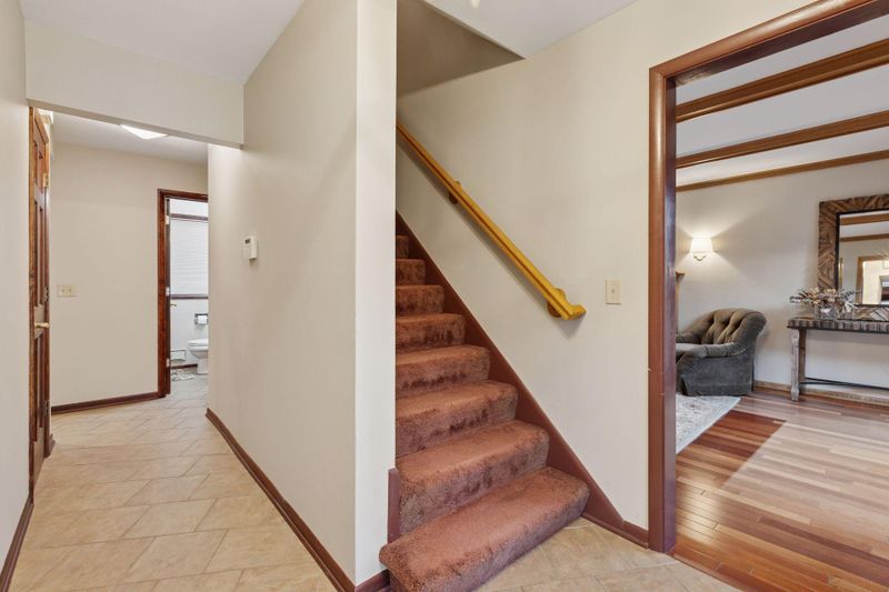 7810 Ewald Ter, Golden Valley, MN 55426