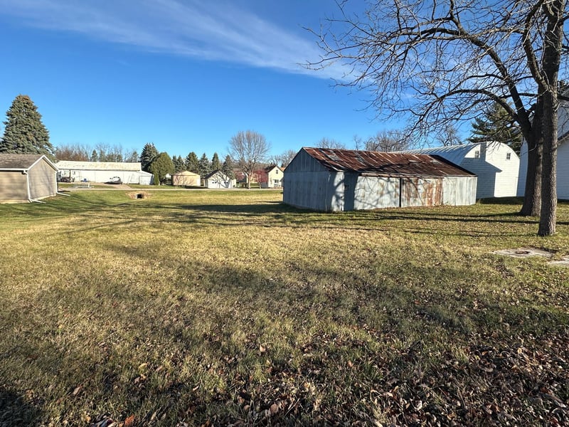 209 E Main St, Racine, MN 55967