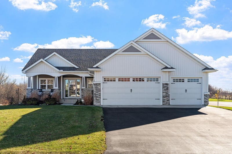1441 Overlook Dr, Elko New Market, MN 55054