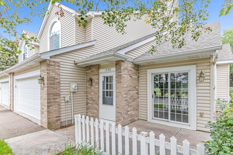 1750 Maple Ct, Falcon Heights, MN 55113