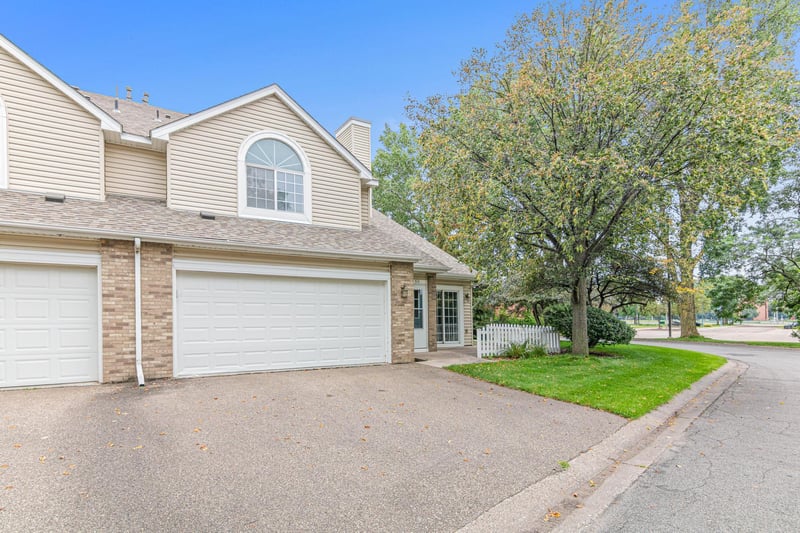 1750 Maple Ct, Falcon Heights, MN 55113