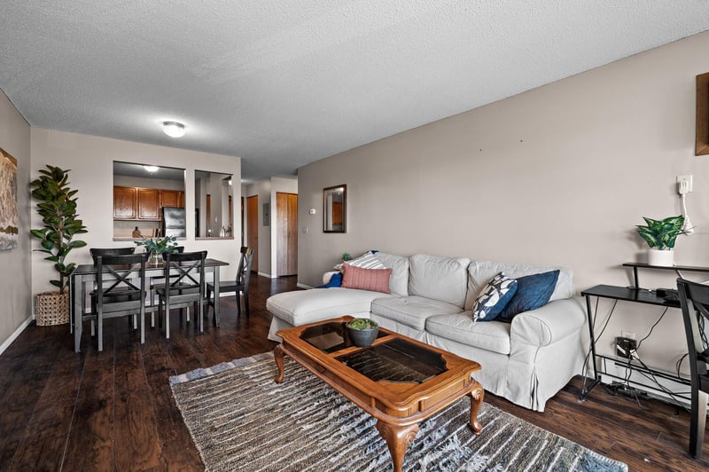 720 3rd Ave NE #322, Minneapolis, MN 55413