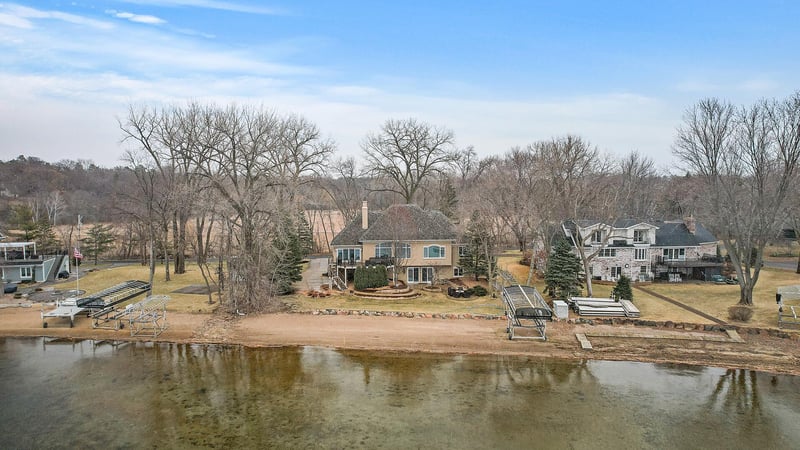 10 Peninsula Rd, White Bear Lake, MN 55110