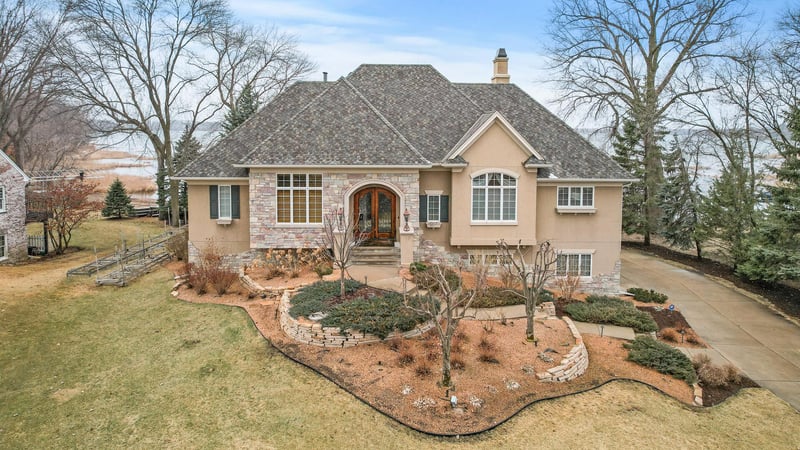10 Peninsula Rd, White Bear Lake, MN 55110