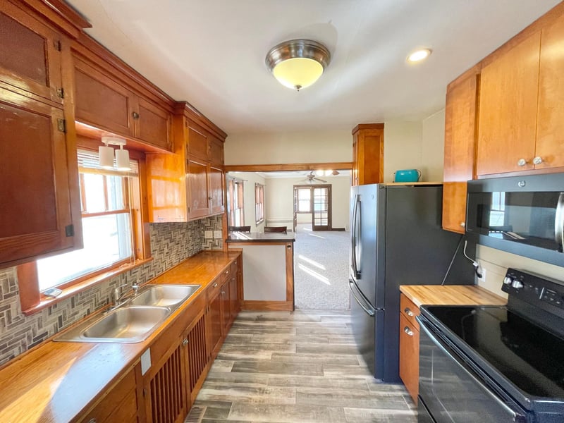 111 N Walnut Dr, Morton, MN 56270