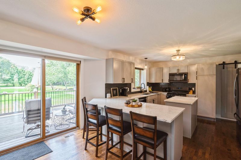 7343 Willow Ln, Minneapolis, MN 55444