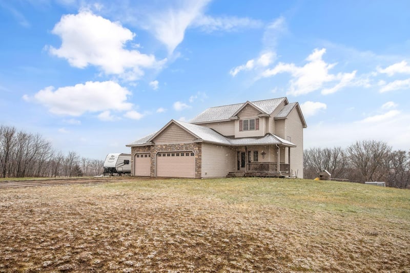 18861 Silo Ct, Shafer, MN 55074