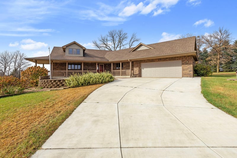 23629 Inga Ave, Hampton, MN 55031