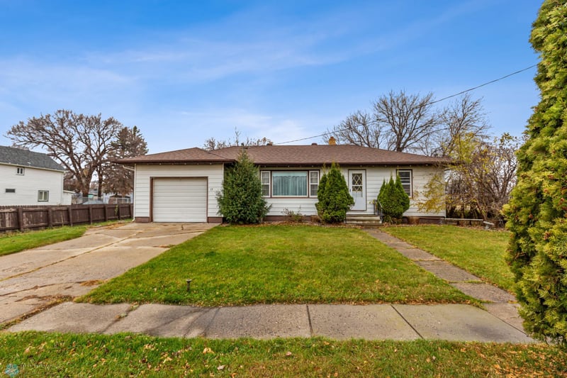 17 Eglon Ave S, Glyndon, MN 56547