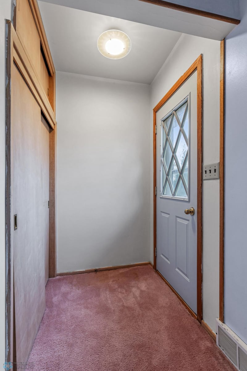 17 Eglon Ave S, Glyndon, MN 56547