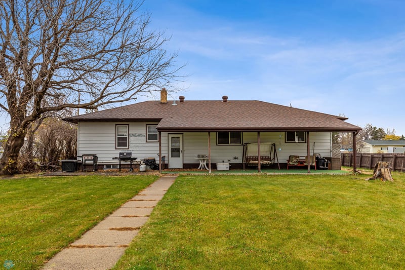 17 Eglon Ave S, Glyndon, MN 56547