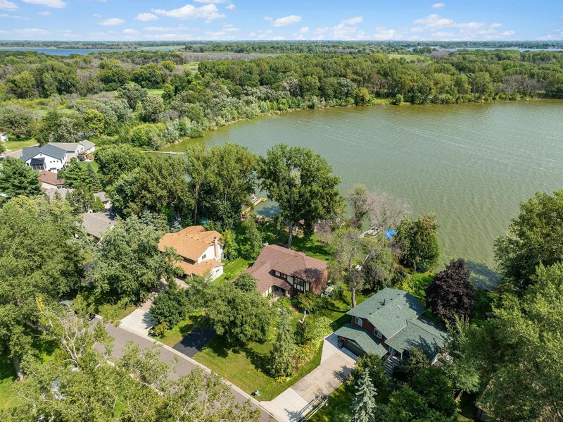 6988 W Shadow Lake Dr, Circle Pines, MN 55014