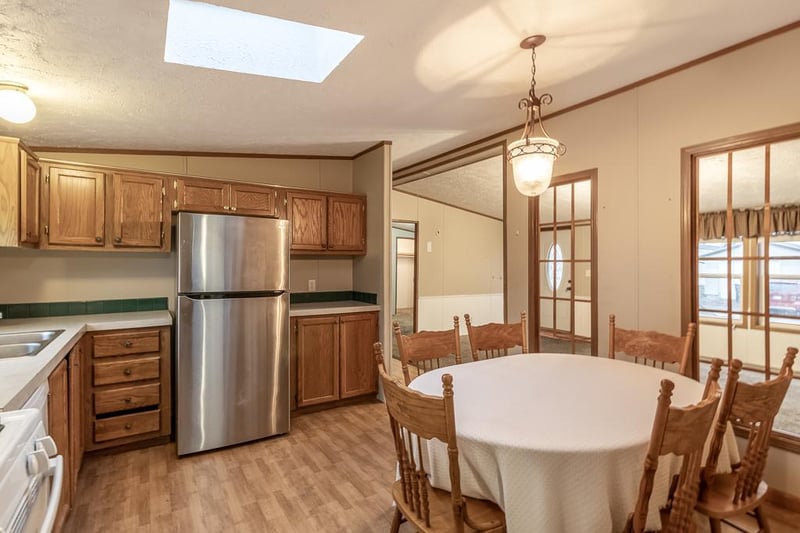 2034 Lancelot Ln, North Mankato, MN 56003
