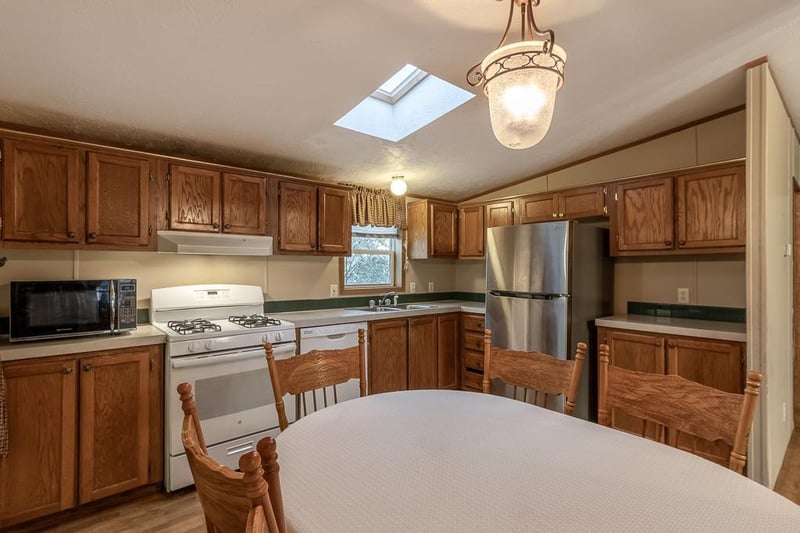 2034 Lancelot Ln, North Mankato, MN 56003