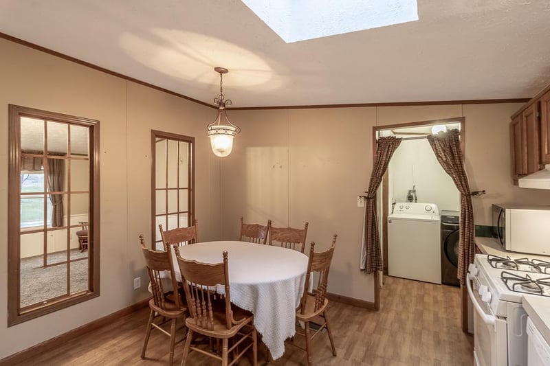 2034 Lancelot Ln, North Mankato, MN 56003