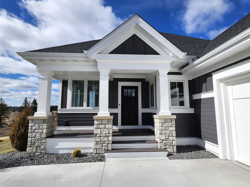 103 Spring Farm Rd, North Oaks, MN 55127