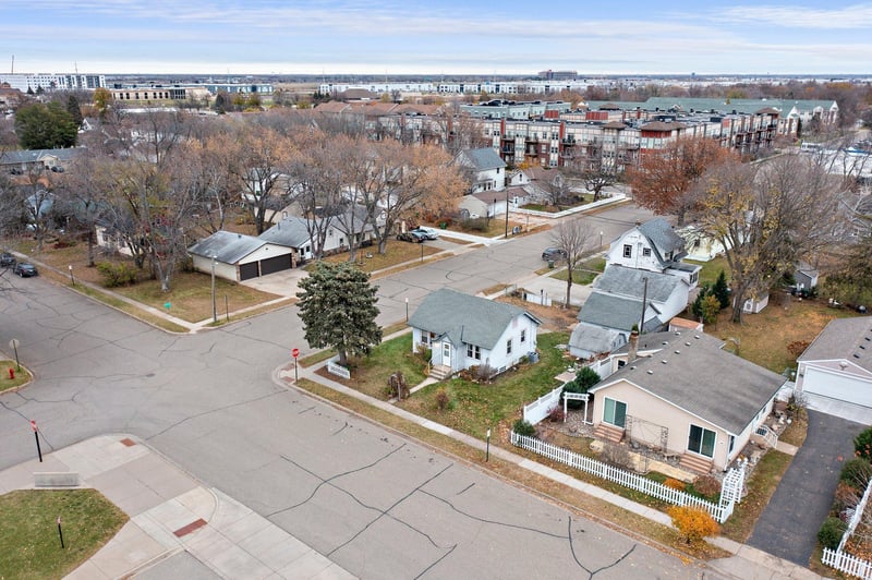 416 2nd Ave NW, Osseo, MN 55369
