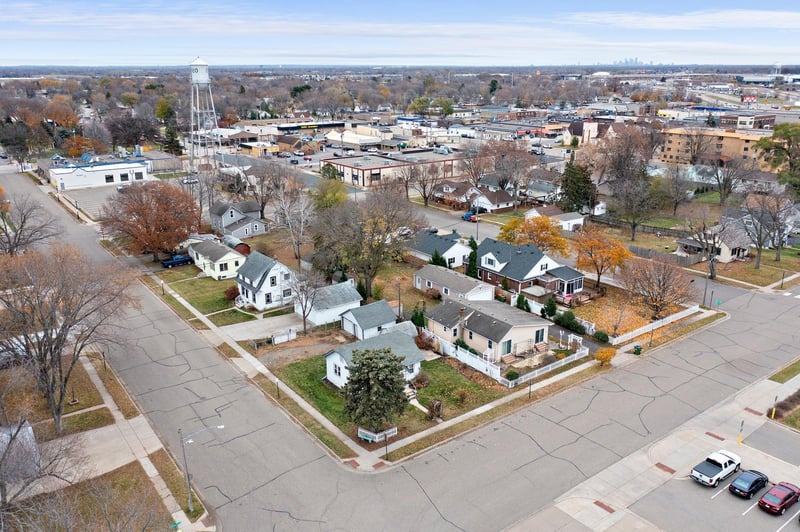 416 2nd Ave NW, Osseo, MN 55369