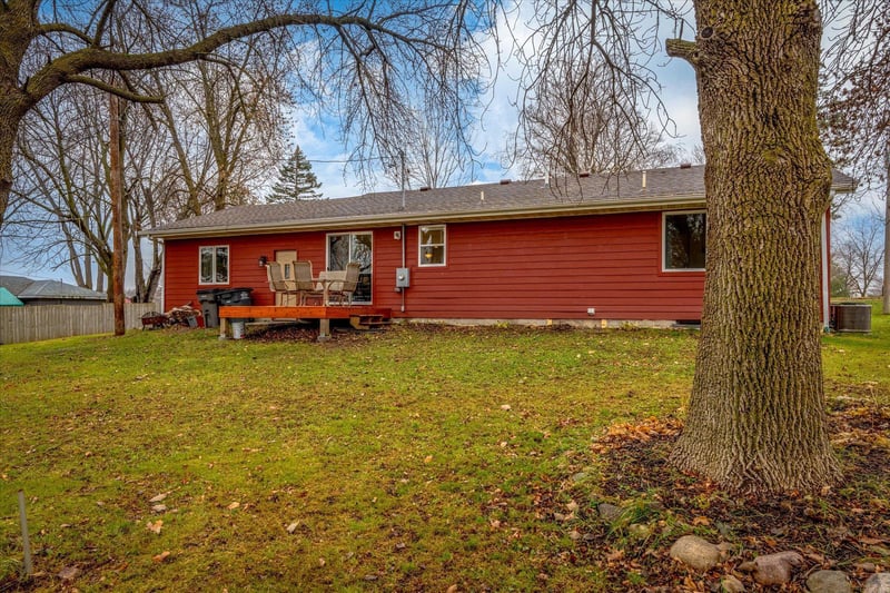 120 4th Ave N, Pease, MN 56363