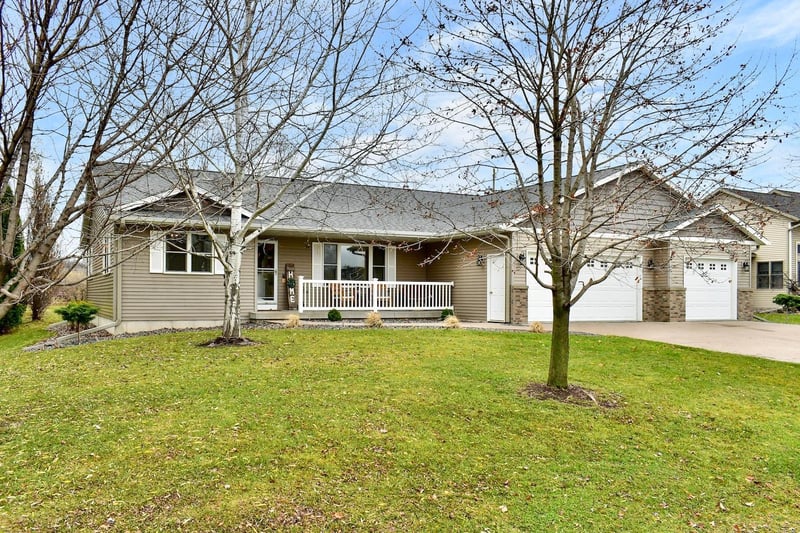 N7182 Erann Ct, Holmen, WI 54636