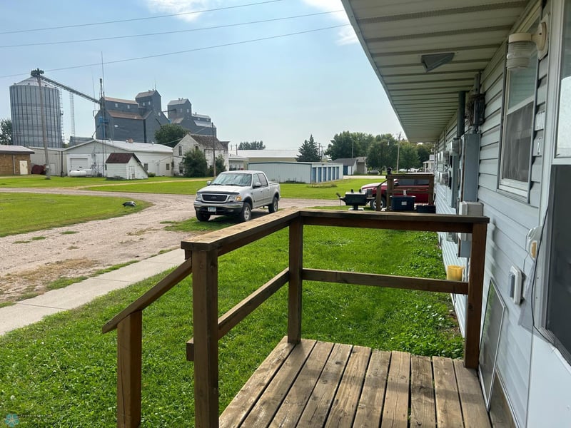 205 Johnson St, Shelly, MN 56581