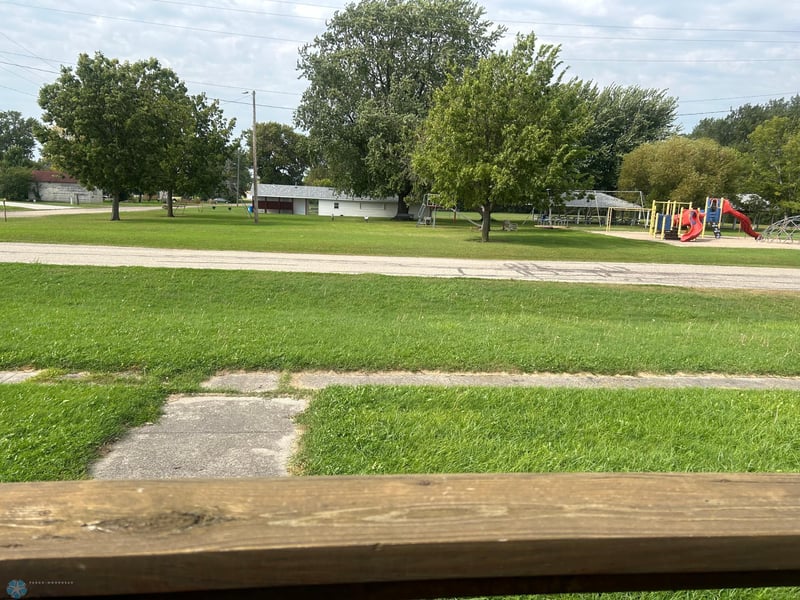 205 Johnson St, Shelly, MN 56581