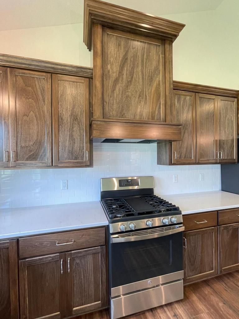 437 Mario Dr, Vadnais Heights, MN 55127