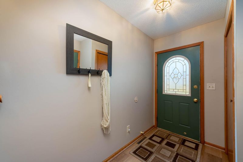 418 Hoffman Cir, Pemberton, MN 56078