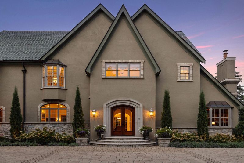5000 Oak Bend Ln, Edina, MN 55436