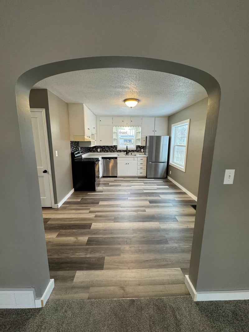 208 Dupont Ave NW, Renville, MN 56284