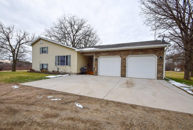 29439 263rd Ave, Albany, MN 56307
