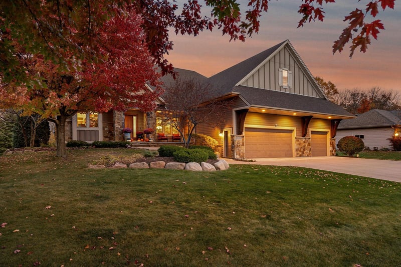 1859 Creekside Dr NE, Owatonna, MN 55060