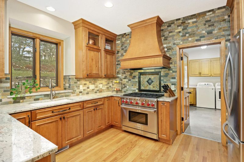 656 Evans Ct, Shoreview, MN 55126