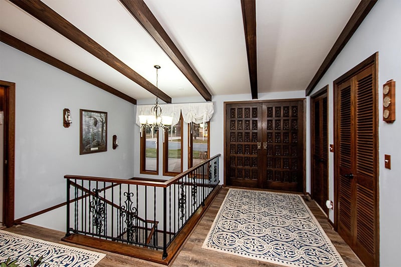 135 Fairlawn Ave E, Winsted, MN 55395