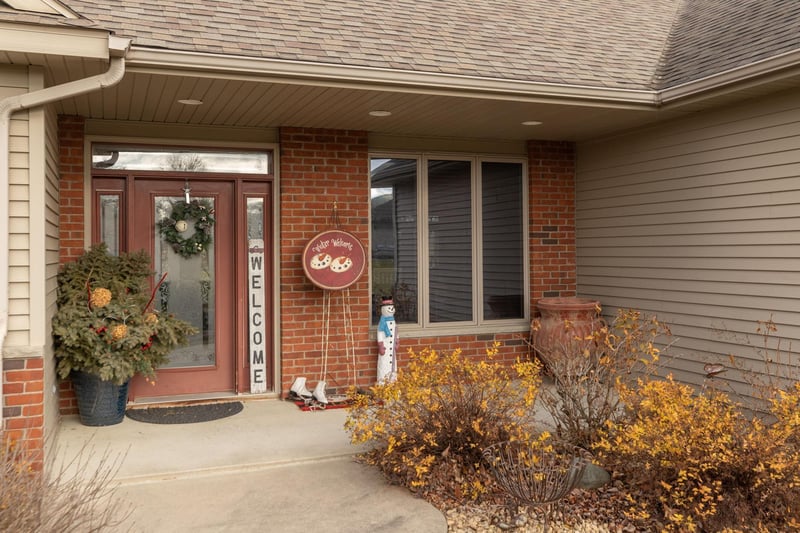 135 Quail Ridge Dr, Zumbrota, MN 55992